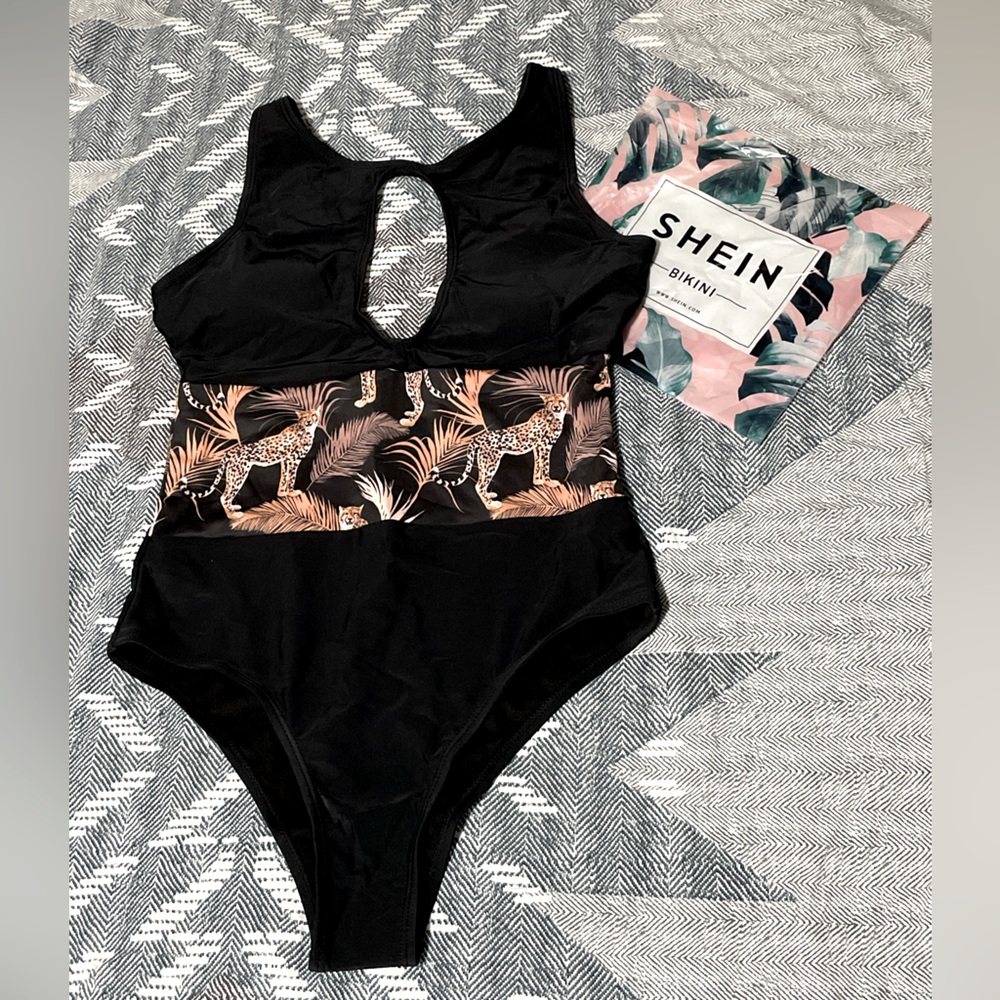 NWT 🐆 Leopard Print cut out One Piece suit - SHEIN
